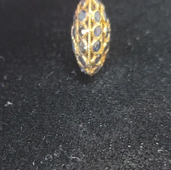 18k Gold & Sapphire Charm Pendant